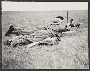 WW2 Soldiers In Action Stampe: Bren practice