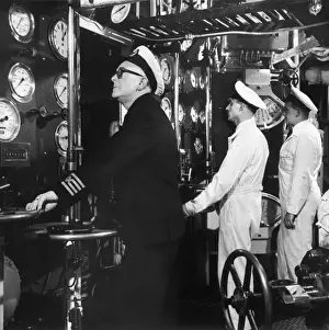 Heinz Zinram Photography Stampe: The captain checks the dials