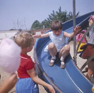 Children Playing Stampe: Children Playing