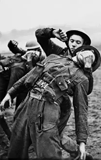 World War Two Photographs Stampe: Commandos doing close quarter and unarmed combat