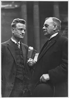 Psychical Research History Stampe: Delegates Paris 1927