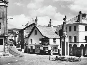 Stampe di Il centro della città di Ulverston, Cumbria è un paese mercato situato pochi miglia al sud del Distretto Laghi Inglese Immagini Correlate Stampe: Inghilterra / Ulverston