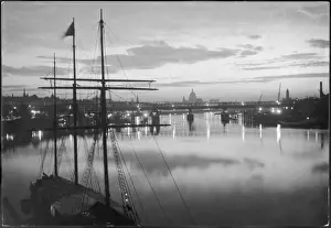 London River Scenes Stampe: Evening on the Thames