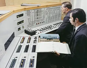 Historical Factory Images Stampe: Factory control board