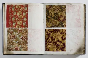 Museo Geffrye Stampe: Pagine da un libro di campioni di tessuti, annotate a mano con.