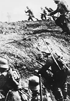 World War 1 Trench Warfare Stampe: German attack WWI
