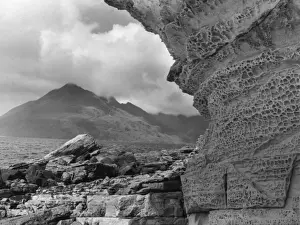 Rugged Coastal Scenery Stampe: Honeycombed Rocks