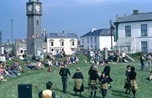 Scottish Village Scene Stampe: (insert)