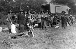 Vintage Holidaymakers Stampe: (insert)