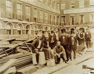 Immagini Dall'archivio IMechE Stampe: Gruppo di lavoratori sul sito del Ponte dei Frati neri