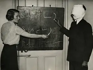 Historical Paranormal Images Stampe: Kuda Bux and one of his experiments
