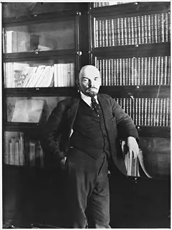 Lenin nel suo studio