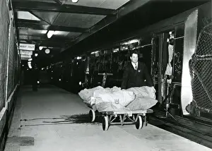 Trains In The 1970s Stampe: Loading the Mail Train