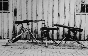 Great War Historical Images Stampe: Three machine guns on display
