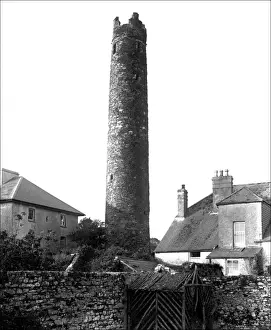 Ralph Ponsonby Watts Photos Stampe: Old round tower in Devon