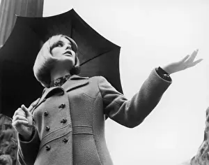 Umbrella In The Rain Stampe: Is it Raining?