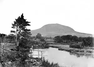 Irish Countryside Images Stampe: Slemish and the Braid