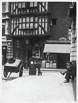 Vintage London Street Scenes Stampe: Smithfield Street C1935