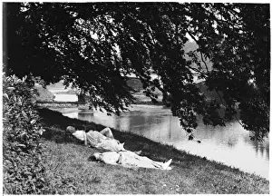 River Dart Landscape Stampe: Sunbathing by the Dart