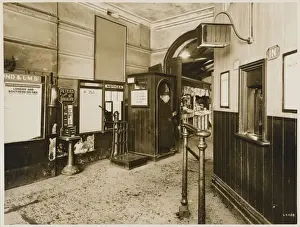 Vintage British Railways Stampe: Underground Station / 1928