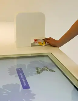 Natural History Museum Interior Stampe: Using a NaturePlus card