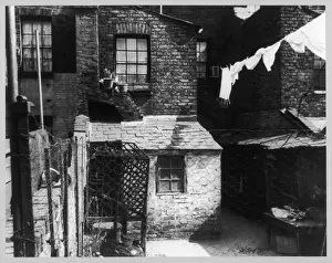 Poor Housing Conditions Stampe: Working Class Slums