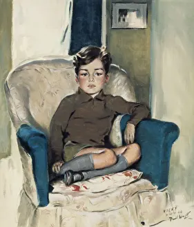 Stampe di Un giovane ragazzo con pantaloni corti e calze lunghe grigie ritratto nel 1944 su una grande sedia - figlio dell'artista Nicky. Data: 1944 Fratelli Wright Stampe: Bambino giovane di David Wright