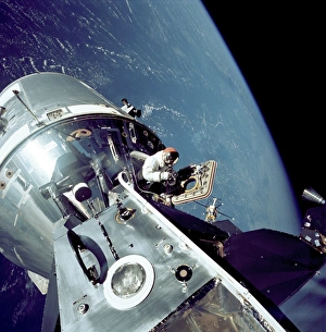 Space Exploration History Stampe: Apollo 9 docked command module in orbit C014 / 4702