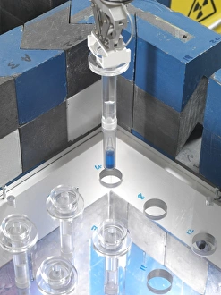 National Physical Laboratory UK Stampe: Automatic sample changer C016 / 3808