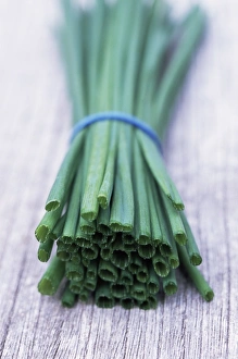 Wooden Surface Decoration Stampe: Bunch of chives