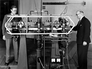 National Physical Laboratory UK Stampe: Caesium atomic clock, 1956