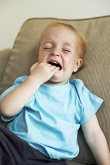 Child Learning Process Stampe: Crying boy