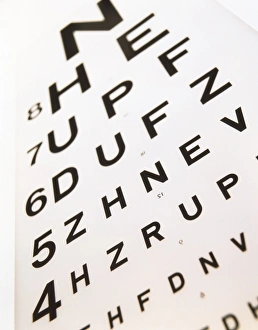 Stampe di La carta di esame degli occhi Snellen. Visuale della carta di esame degli occhi Snellen utilizzata per misurare l'acuità visiva Immagini datate 1999: Esame dell'occhio