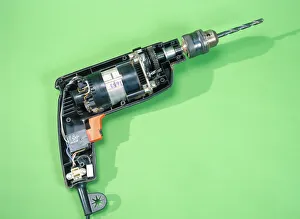 Stampe di La truccia elettrica si è aperta per mostrare i suoi componenti interni Immagini datate 2006 agosto: Componenti interni di una trapano elettrico