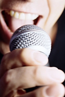 Communication Technology Stampe: Microphone use