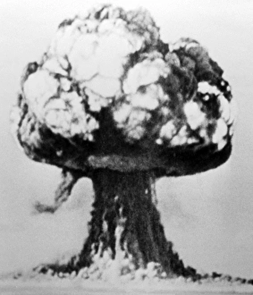 Mushroom Cloud Formation Stampe: Nuclear explosion