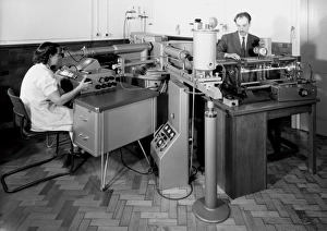 National Physical Laboratory UK Stampe: One-metre interference comparator, 1963
