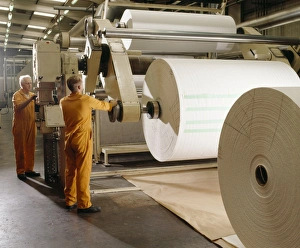 Industrial Machinery Equipment Stampe: Paper roll machine