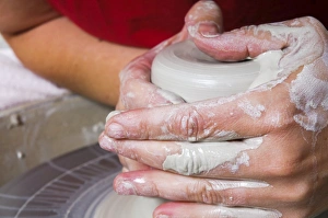 Potter At Work Stampe: Potters workshop
