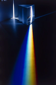 Stampe di Luce bianca che passa attraverso un triangolo di prisma Immagini datate 2004 gennaio: Spezzatura del prisma della luce