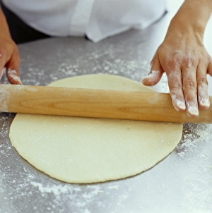 Raw Food Ingredients Stampe: Rolling dough