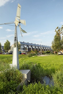 Environmentally Friendly Homes Stampe: Small windmill