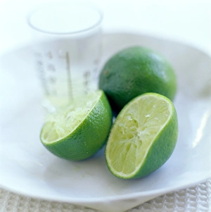 Vitamin C Benefits Stampe: Squeezed lime