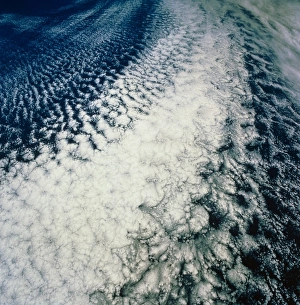 Stratocumulus Clouds Stampe: Stratocumulus cloud line over E. Pacific