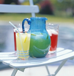 Refreshing Summer Beverages Stampe: Summer drinks
