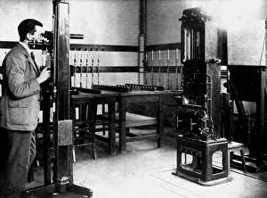 National Physical Laboratory UK Stampe: Testing a barometer