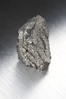 Stampe di L'itrio. Campione del raro elemento chimico itrio (Y) Immagini datate 2012 febbraio: Yttrium