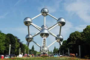 Belgio Stampe: Fiera mondiale del 1958, modellino dell'Atomio di un molecola d'acciaio a Bruxelles in Belgio nell'Europia