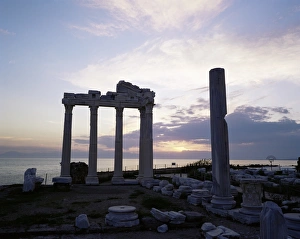 Ancient Greek Ruins Turkey Stampe: Apollo temple at sunset