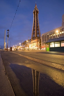 Torre Di Blackpool Stampe: La Torre di Blackpool riflette nel pozzo all'orizzonte del tramonto a Blackpool